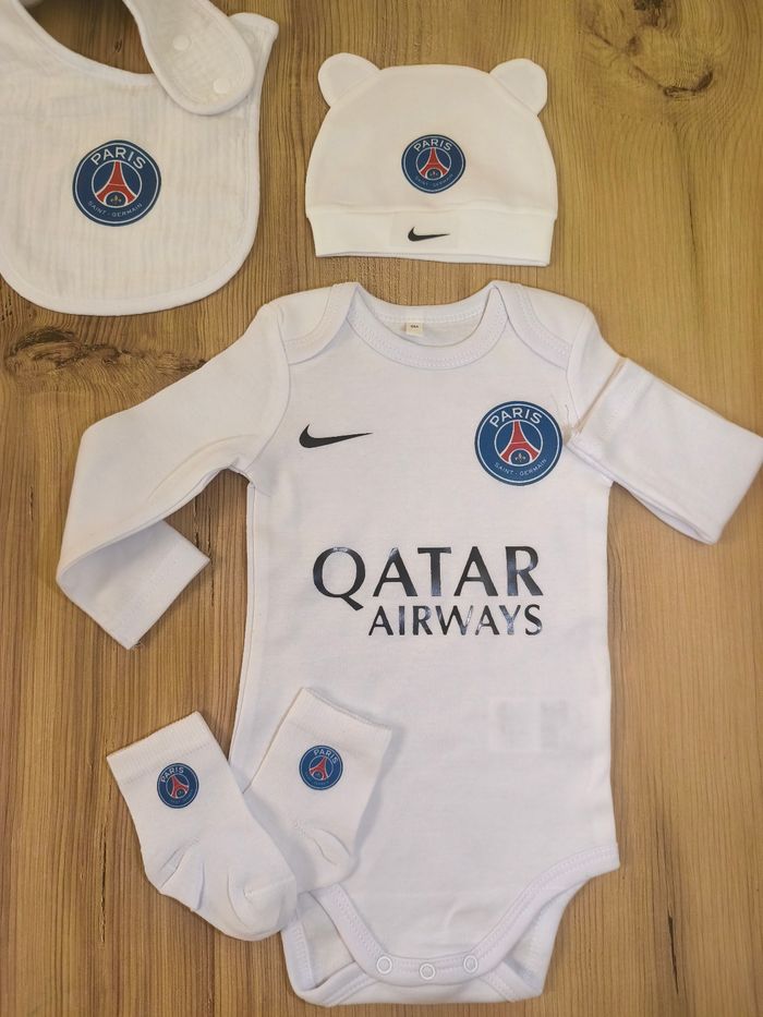 Ensemble bébé foot paris PSG cadeau de naissance