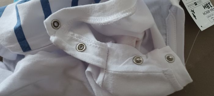 Très joli t-shirt manches longues bébé fille T 18 mois - photo numéro 6