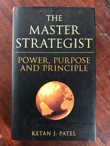 Livre relié "The master strategist"