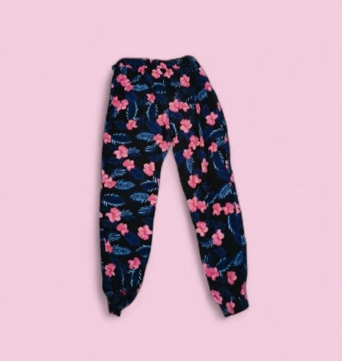 Pantalon fluide noir fleuri primark 12 ans - photo numéro 2