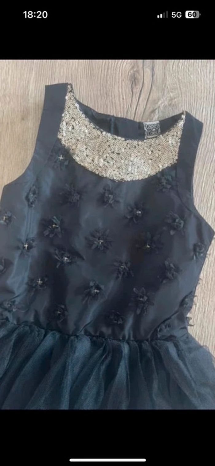 Robe tape à l’œil fête noir et or avec tulles - photo numéro 7