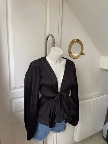 Top asymétrique