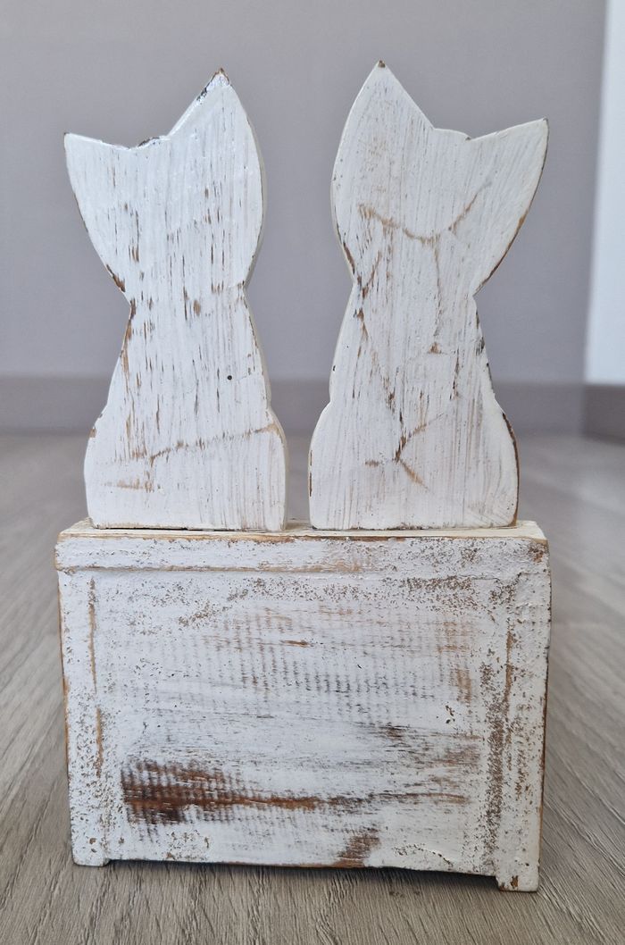 Calendrier perpétuel en bois chats blancs - photo numéro 2
