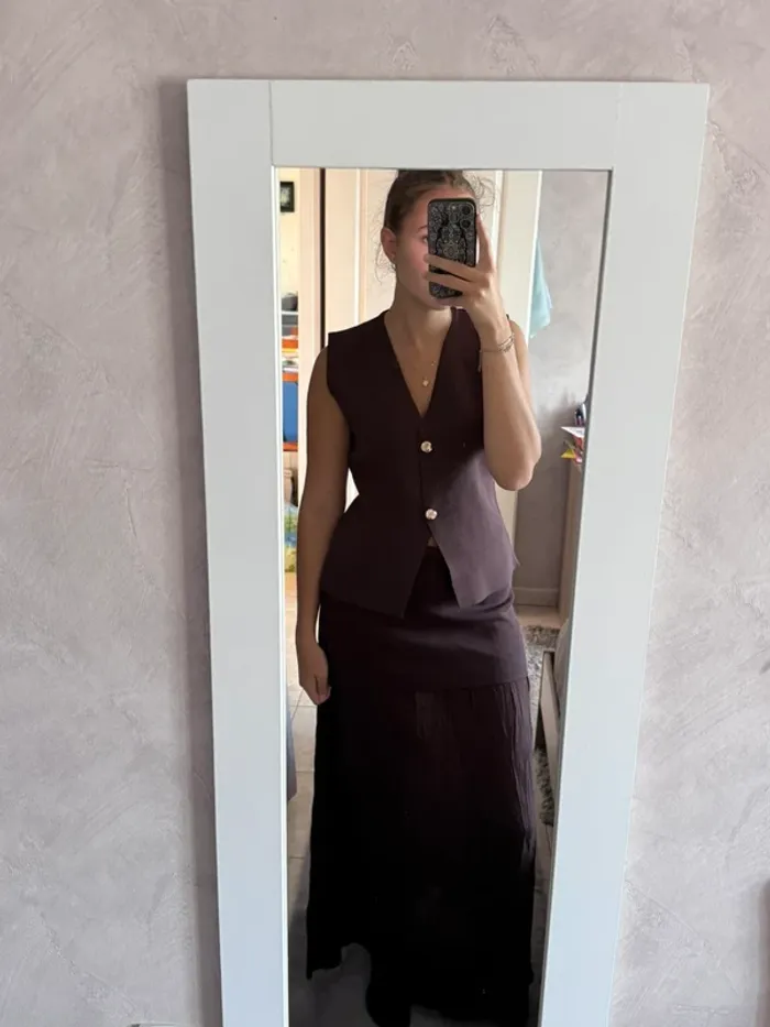 Ensemble brun bordeaux jupe et gilet sans manches