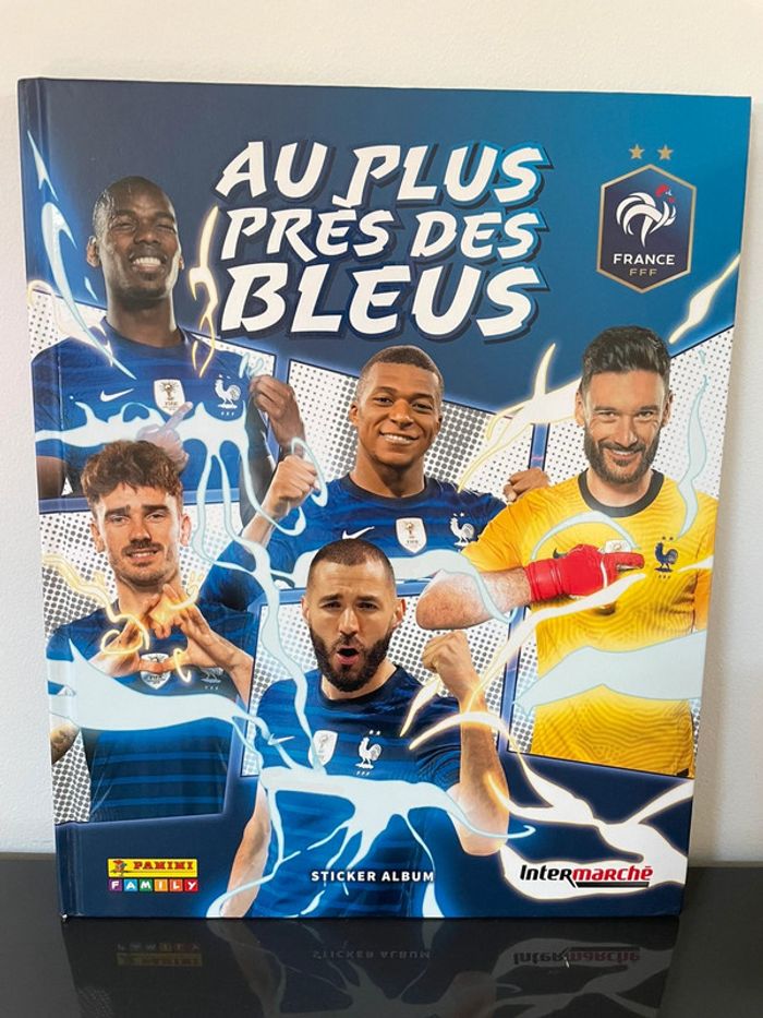 Au plus près des bleus 2022, album panini complet