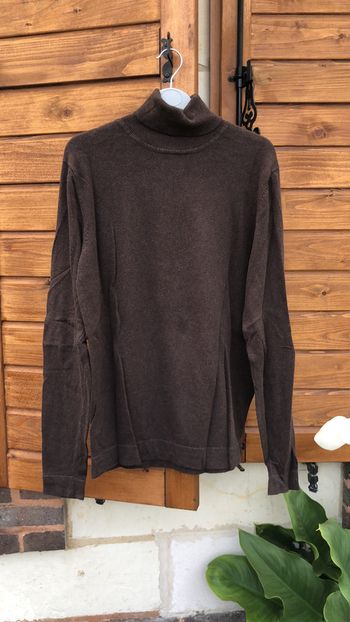 Pull col roulé
