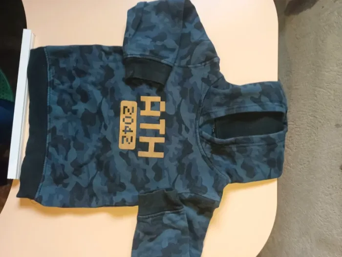Sweat à capuche garçon 5 ans camouflage bleu H&M