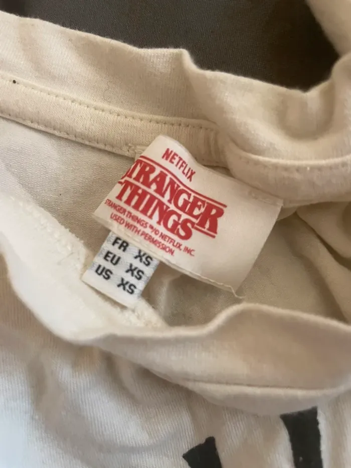 T-shirt stranger things hellfire club - photo numéro 3