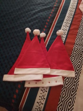 4 bonnets de Noël