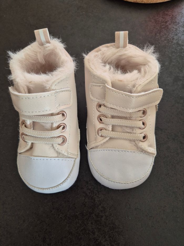 Chaussures winnie bébé 9-12 mois