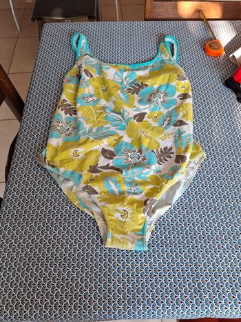 Maillot de bain une pièce Natalys taille 4