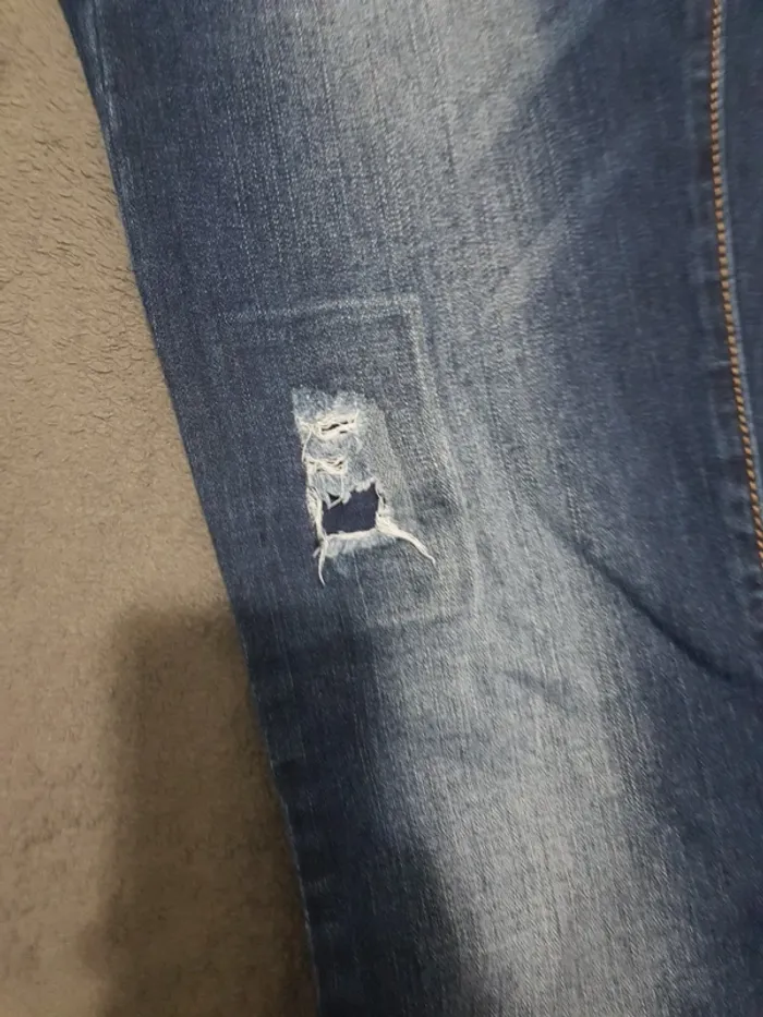 Jean slim bleue foncée effet troué taille 36 - photo numéro 5