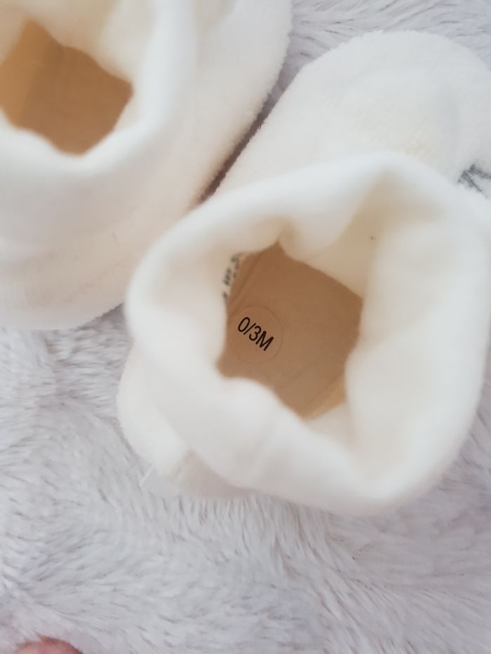 Chaussons bebe NEUFS - photo numéro 5