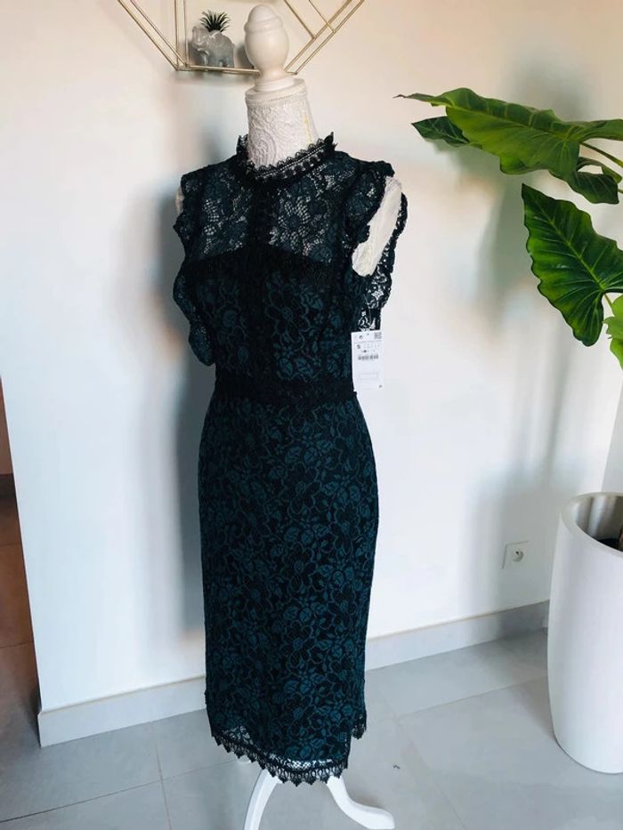 Robe chic dentelle Zara taille S - photo numéro 3