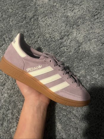 Adidas Spezial en daim lilas - semelle gomme