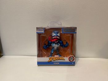 Figurine venom