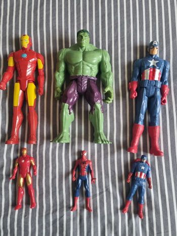 Lot figurines Avengers 