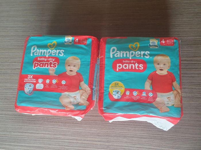 Lot de 2 paquets de Pampers Pants taille 4 🌸