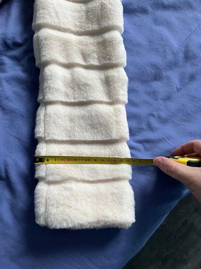 Veste fausse fourrure blanc cassé - photo numéro 9