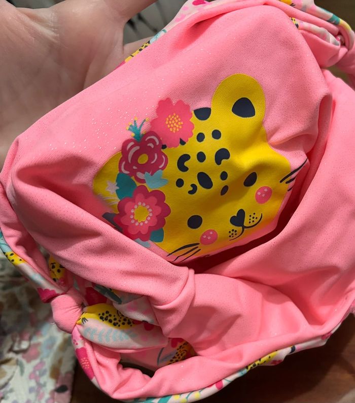 Lot de 2 maillots de bain 1 pièce. 6/9 mois - photo numéro 2