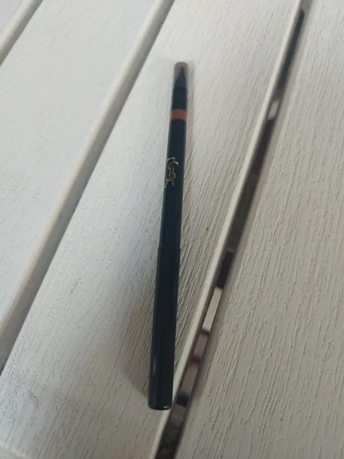Crayon contour à lèvres Yves Saint Laurent couleur or n°27 - photo numéro 2