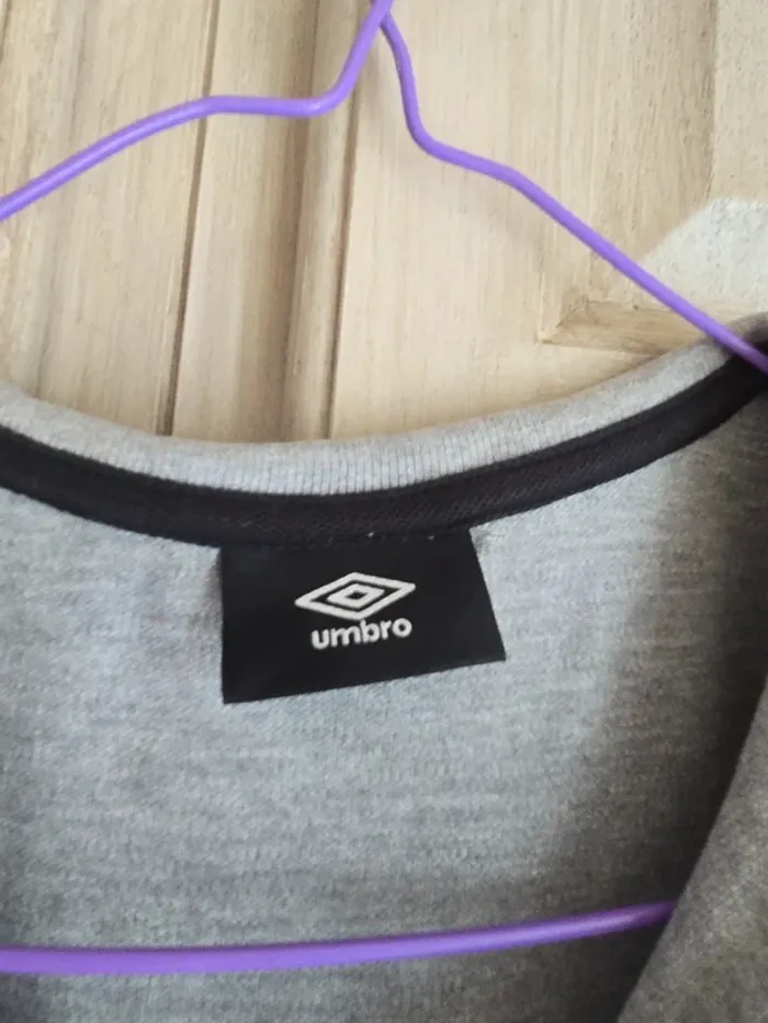 Polo gris umbro taille M - photo numéro 2