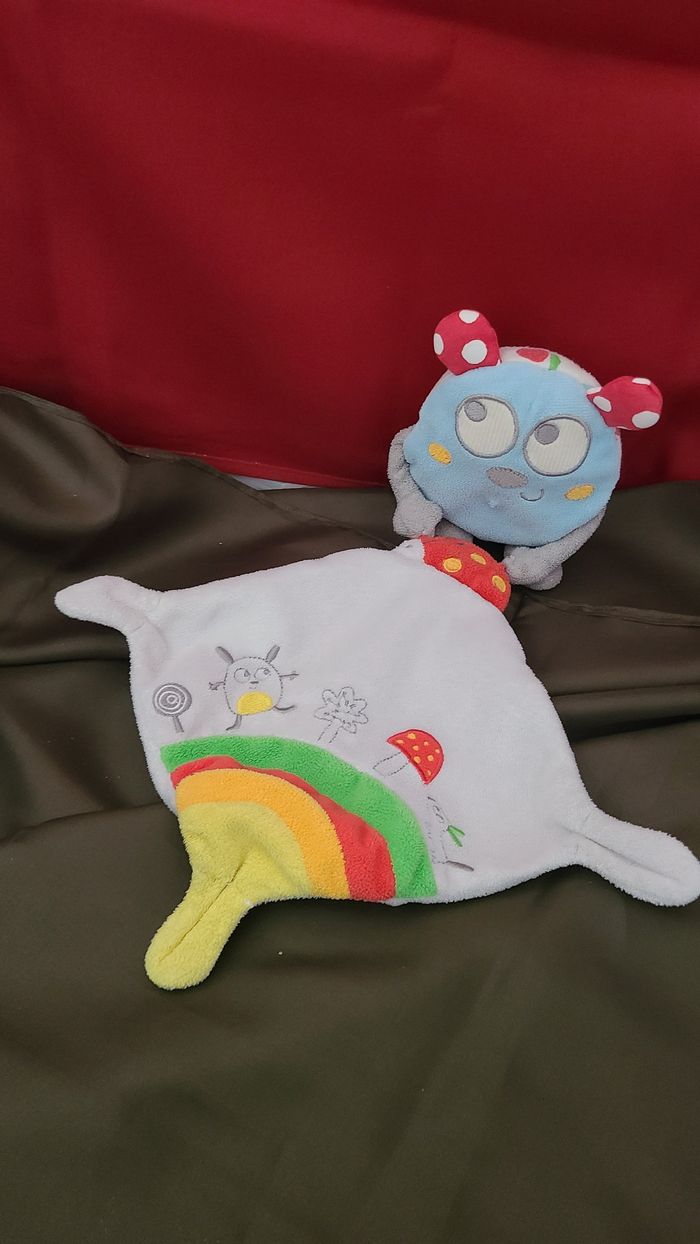 Doudou mouchoir coccinelle POMMETTE Intermarché arc en ciel champignon - photo numéro 2