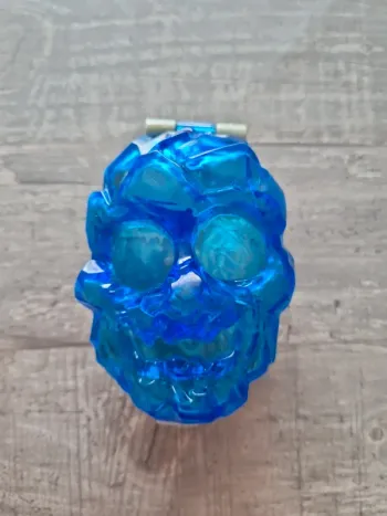 Ice blue skull mighty max vintage