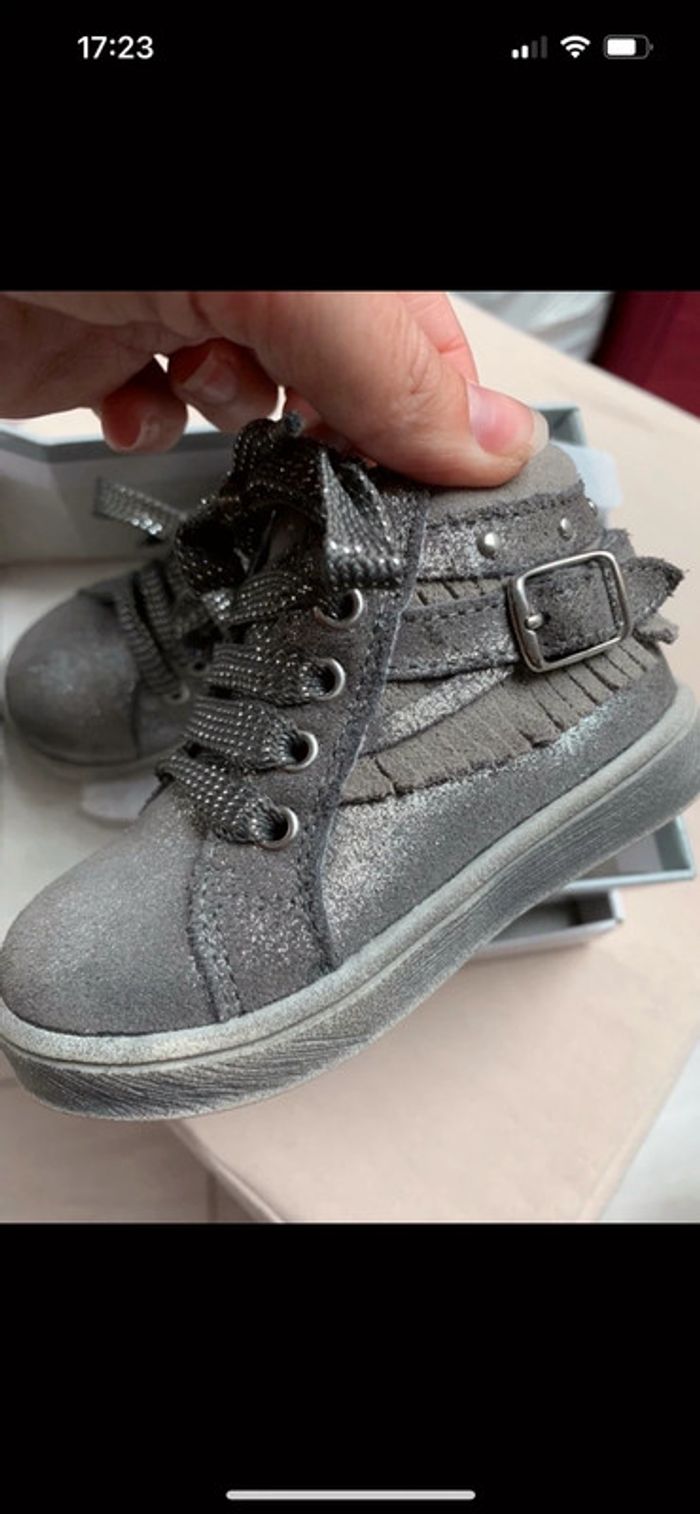 Chaussure neuve - photo numéro 2