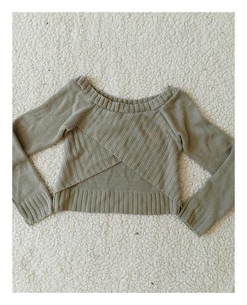 Pull kaki croisé en maille – effet superposé, original -