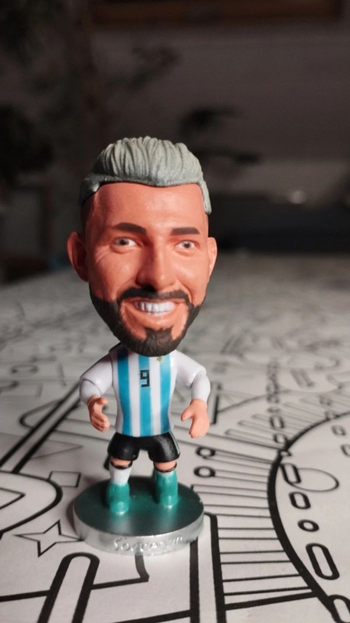 Petite figurine football neuve Sergio kun aguero équipe d'argentine