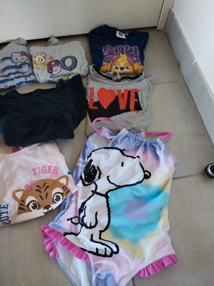 Lot vêtements 6 ans neufs ou très bon état - photo numéro 2