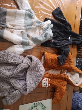 Lot vestes 6 mois