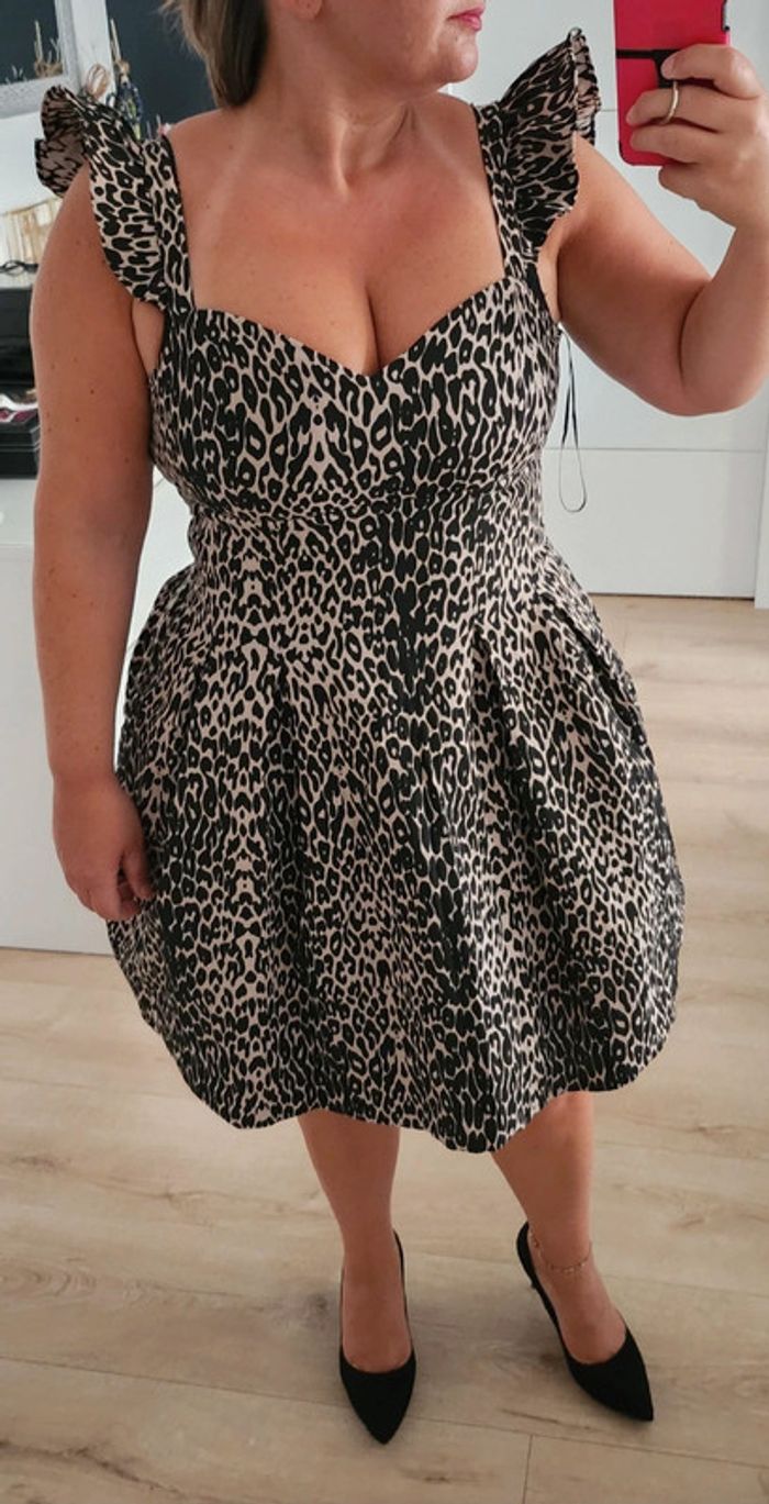 Robe patineuse noire et beige taille 42 Naf Naf