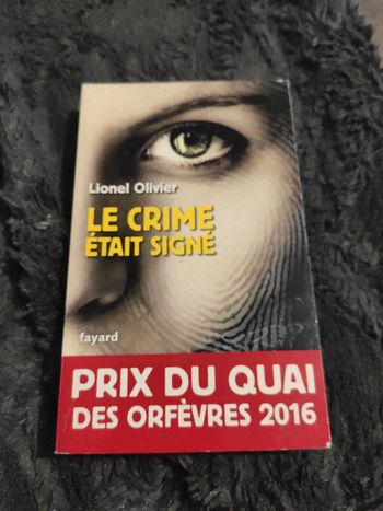 Livre le crime était signé