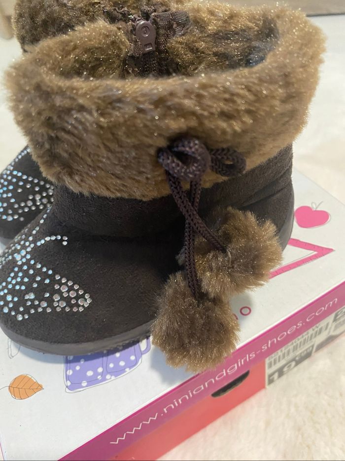 Bottines fourrée en TBE idéale pour automne hiver taille 20 - photo numéro 2