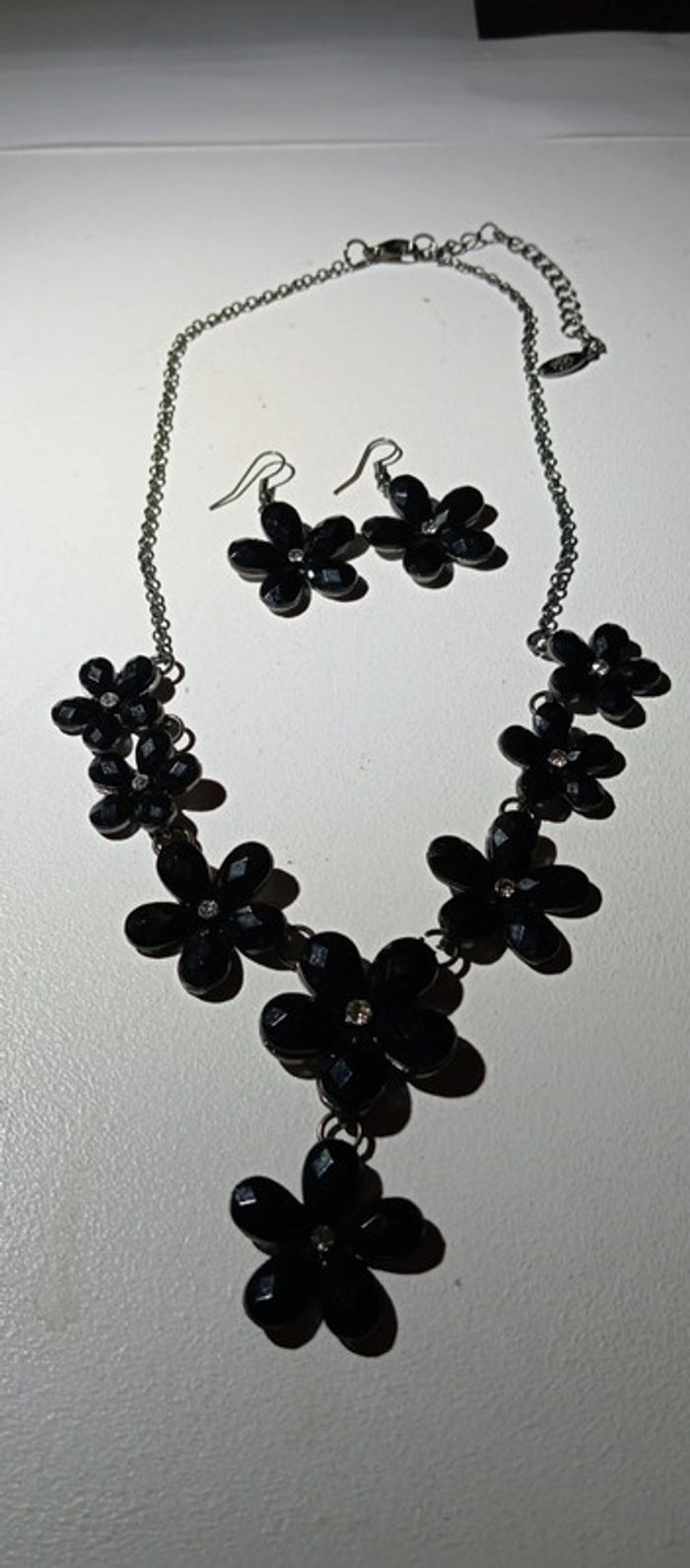Parure fleurs collier + boucles d'oreilles