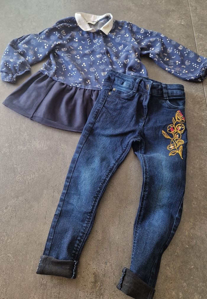 2 pantalons jeans 2 tuniques 4 ans tbe - photo numéro 2