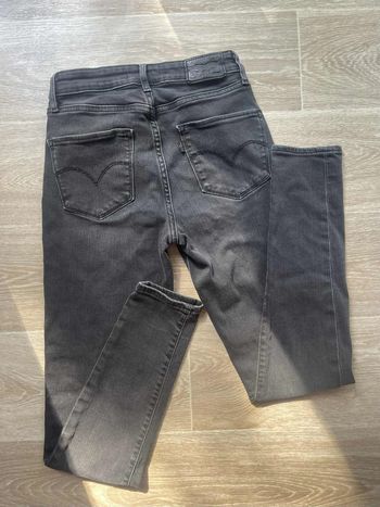 Jean 721 high rise skinny Levis 25