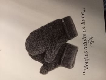 Moufles grises en laine de mouton