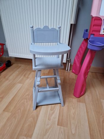 Chaise poupee