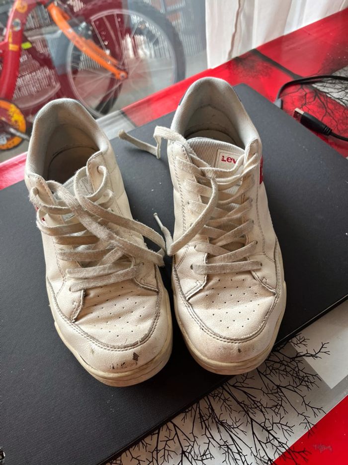 Basket levis