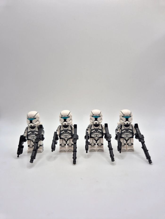 Figurines type lego 4 clones blanc star wars