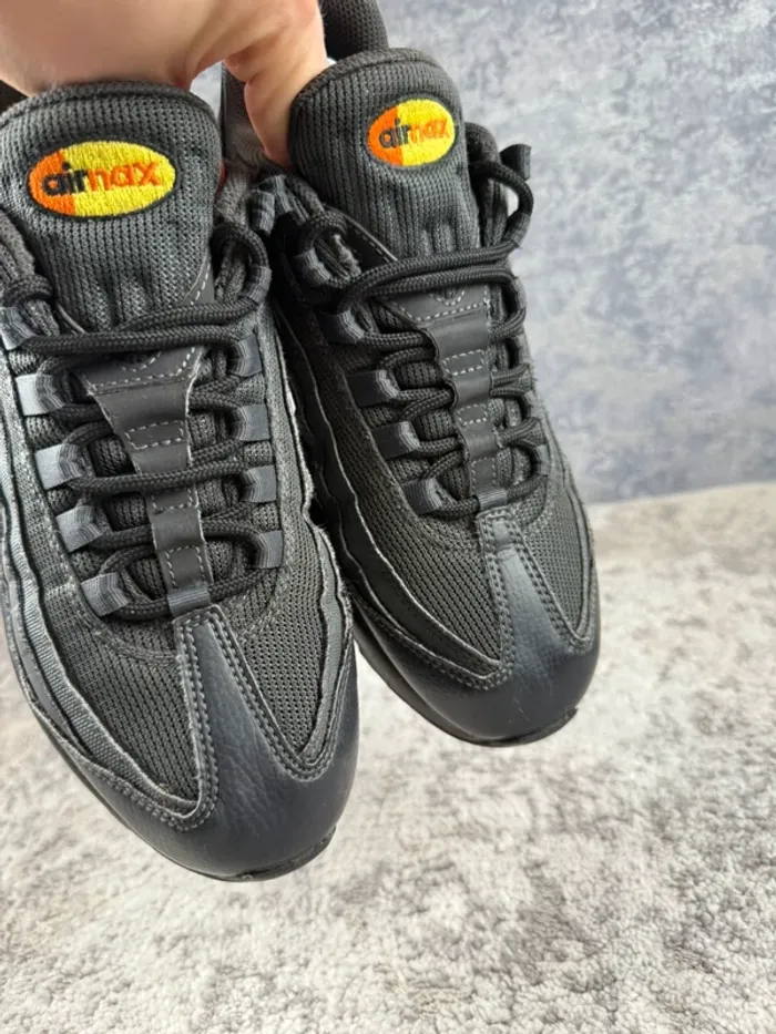 Nike Air Max 95 - Anthracite Safety Orange - Black & Grey & Red & Orange - photo numéro 13