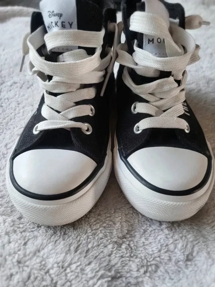 Baskets style converse montantes Mickey taille 28 - photo numéro 6