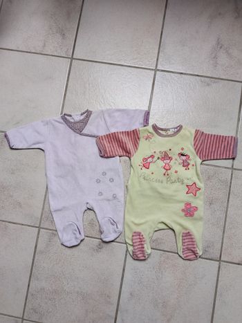 2 pyjamas 