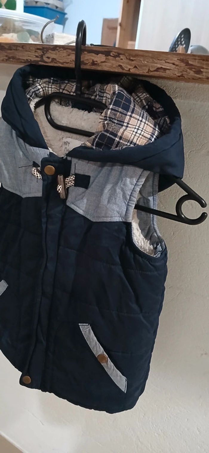 Veste sans manches 4/5 ans - photo numéro 2