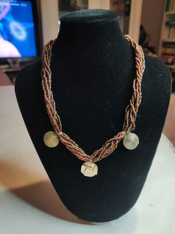 Collier perles de rocailles et métal