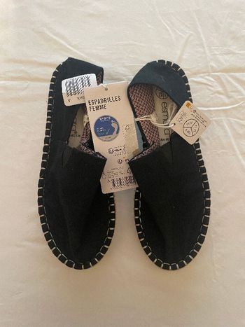 Belle Paire d'Espadrilles Neuves