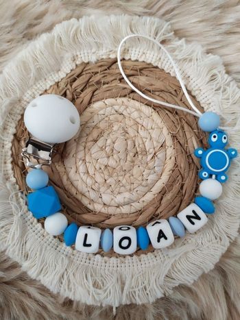 Attache tétine tortue